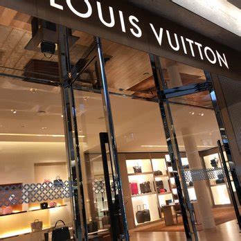 louis vuitton northbrook fl